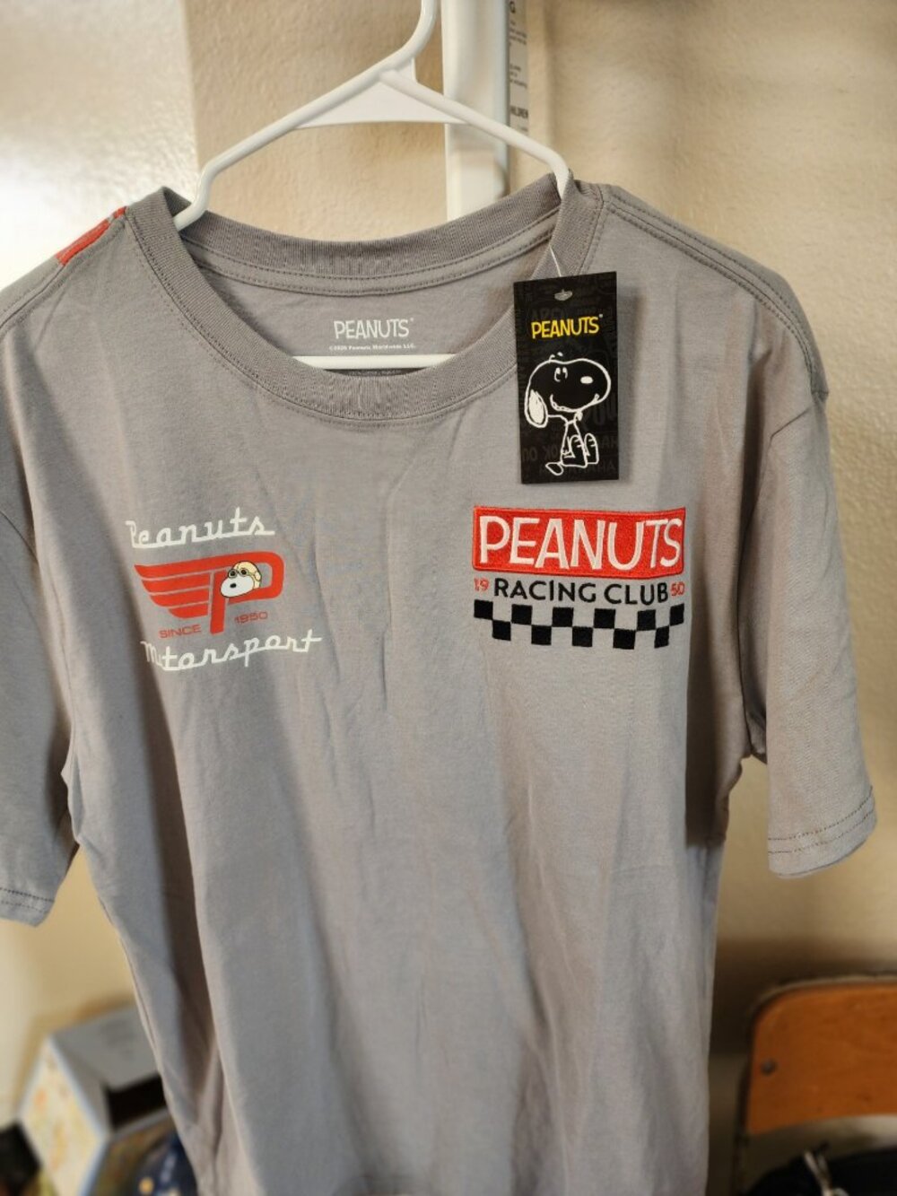 Peanuts Snoopy Race Car Men's Medium Brand NEW with Tags Graphic in Front & Back